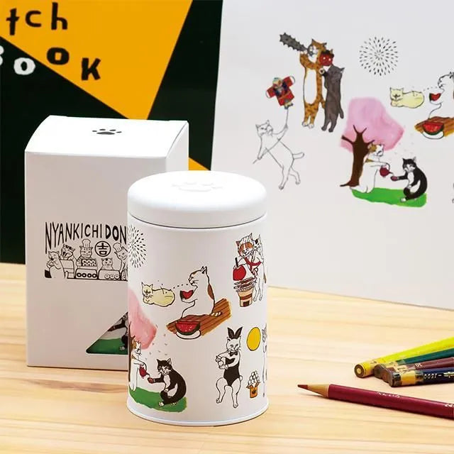 【日本茶コラム】ふわり、猫と一緒にくつろぐ紅茶時間 ~ネコカンで、日常にちょっとした癒やしはいかがでしょうか~