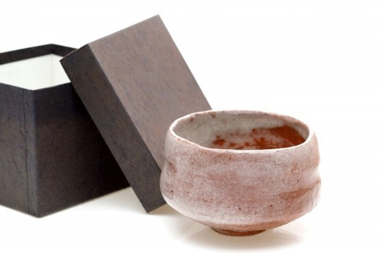 【日本茶コラム】抹茶を美味しく楽しむための茶碗選び 通販でお気に入りを見つけよう