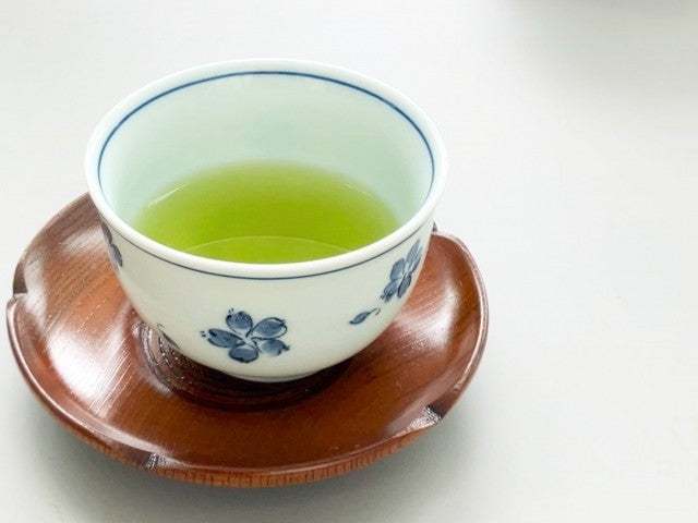 【日本茶コラム】煎茶と深蒸し茶 日本茶の奥深さを味わう、2つのお茶の違い