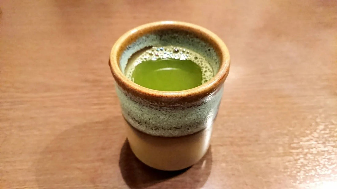 【日本茶コラム】ホコリが浮いたらいいお茶!?