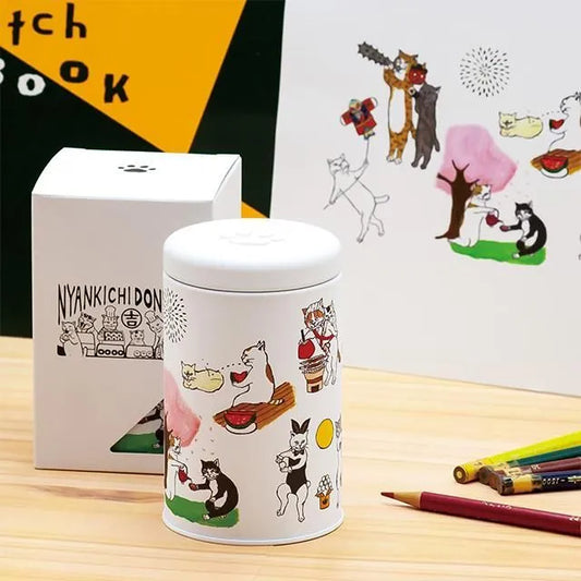 【日本茶コラム】ふわり、猫と一緒にくつろぐ紅茶時間　～ネコカンで、日常にちょっとした癒やしはいかがでしょうか～