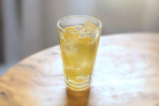 【日本茶コラム】夏こそ楽しみたい！ ひんやり美味しい緑茶のすすめ ～日本茶の新しい魅力を、涼しく味わう～